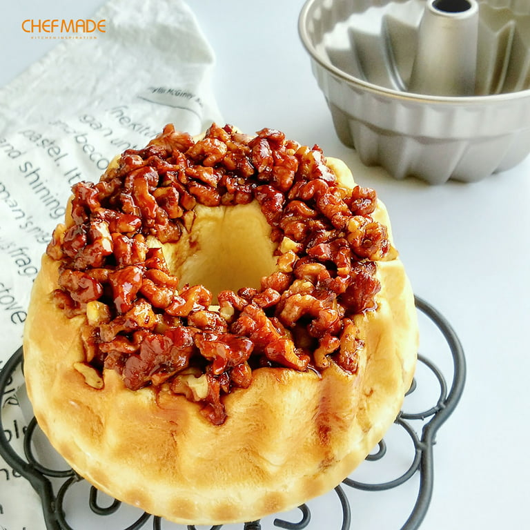 CHEFMADE 10-Inch Pumpkin-Shaped Bundt Pan, Non-Stick Carbon Steel Banquet Cake