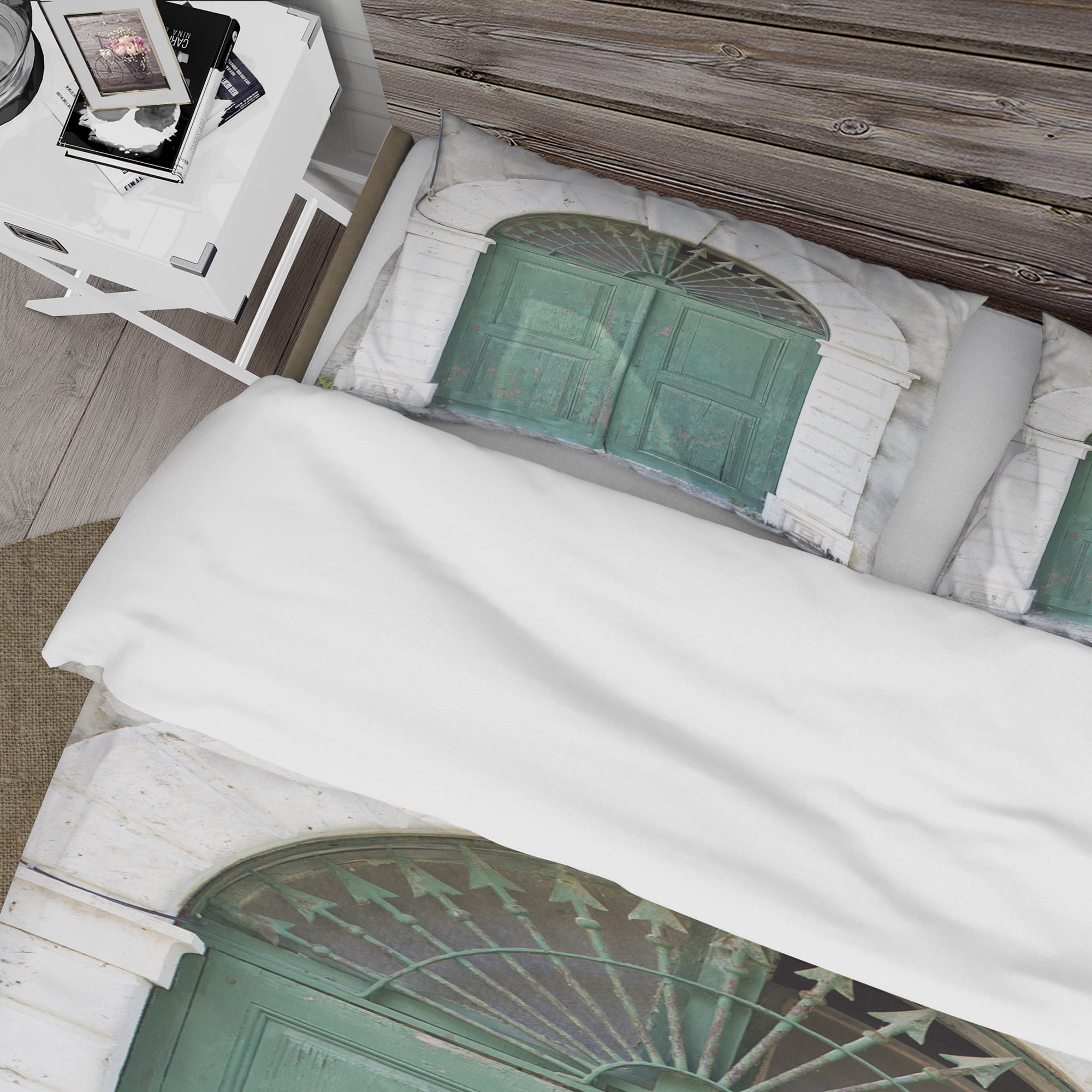 Designart 'Old European Vintage Door' Vintage Duvet Cover Set
