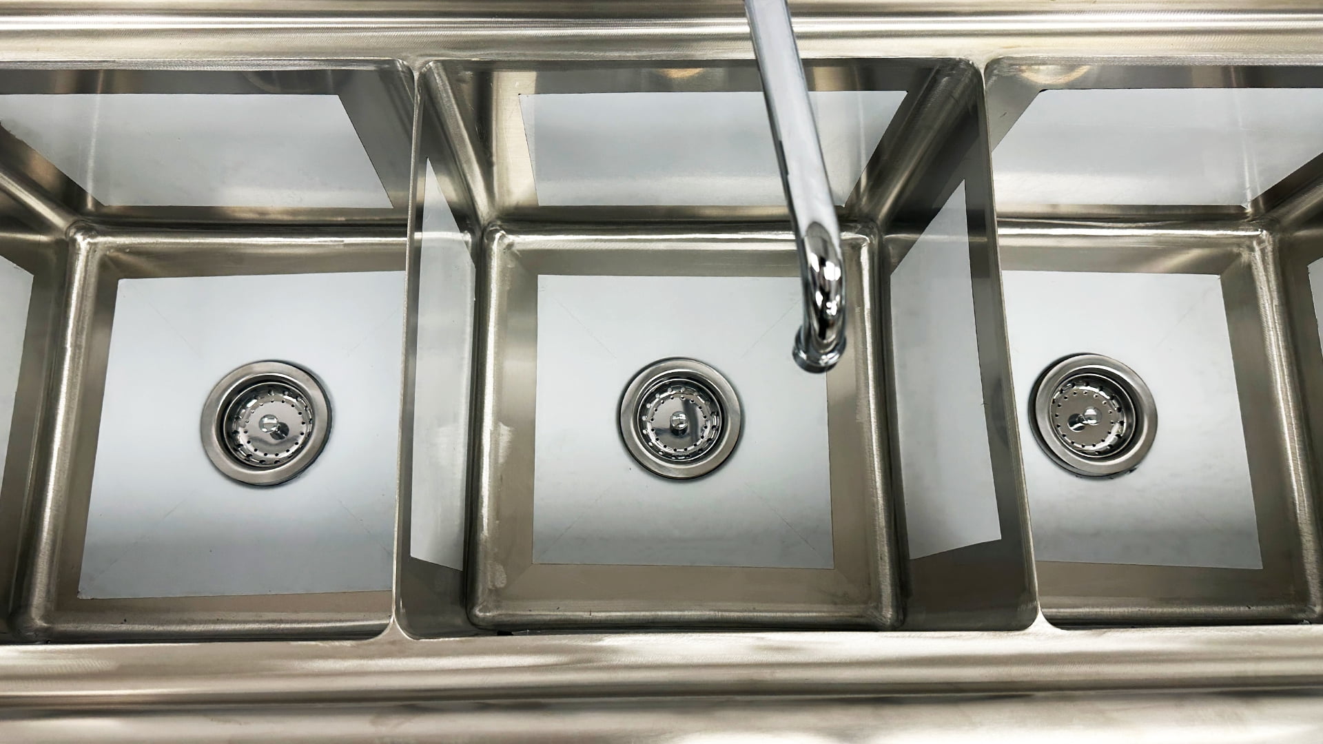Elite Kitchen 63 in. 3 Compartment Sink with Faucet, NSF Commercial Sink with Right Drainboard in Stainless Steel