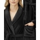 thumbnail image 3 of Bata de Forro Polar Plush Negra Pequeña NY Threads, 3 of 6