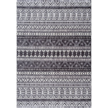 United Weavers Chelsea Lutz Grey Area Rug 5'3" x 7'2"