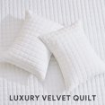 thumbnail image 4 of Juego de edredón RECYCO Luxury Velvet King Size, color blanco brillante, 4 of 8