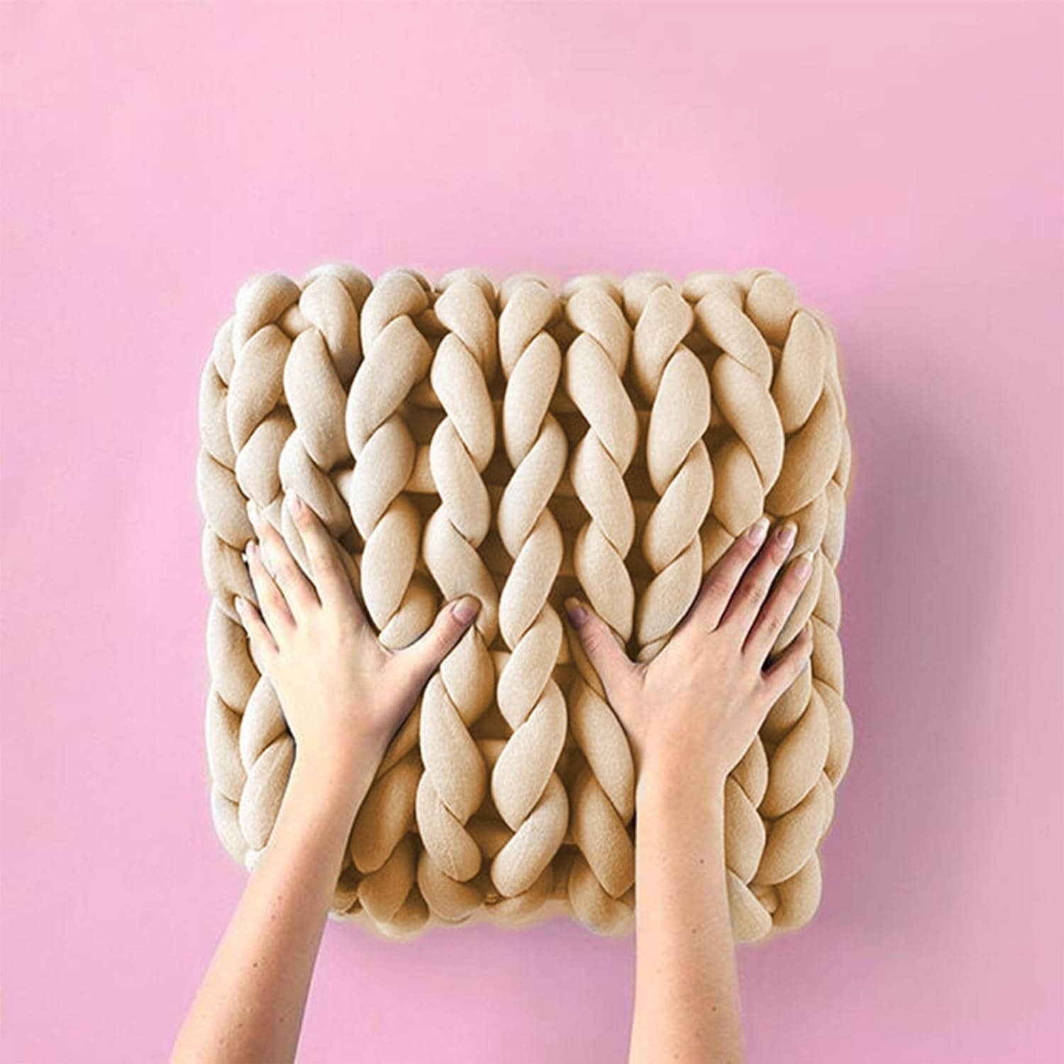 Hand Knitting Chunky Blanket Yarn : Big Twist Yarn for Arm Knitting,Soft Cozy Giant Yarn,Super Chunky Yarn for Knitting Blankets, Doormats, Pet Houses, Cushions and Rugs,26Yards,1.1 lbs (Beige)