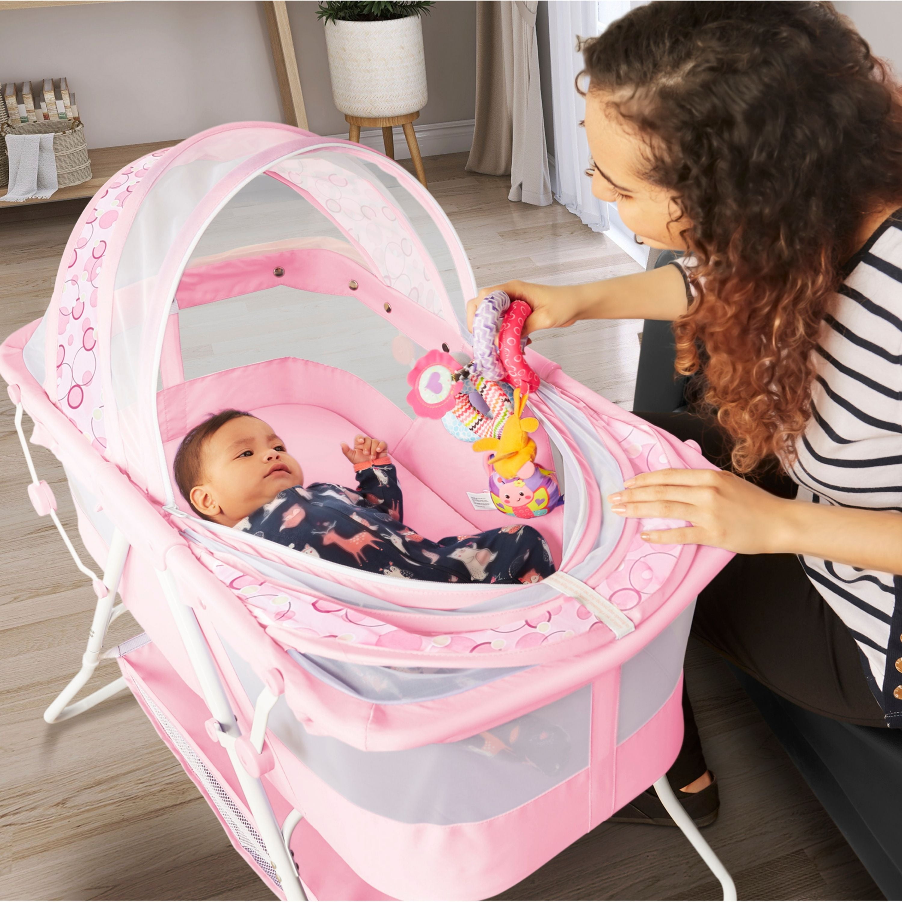 Dream On Me Karley Bassinet in Pink