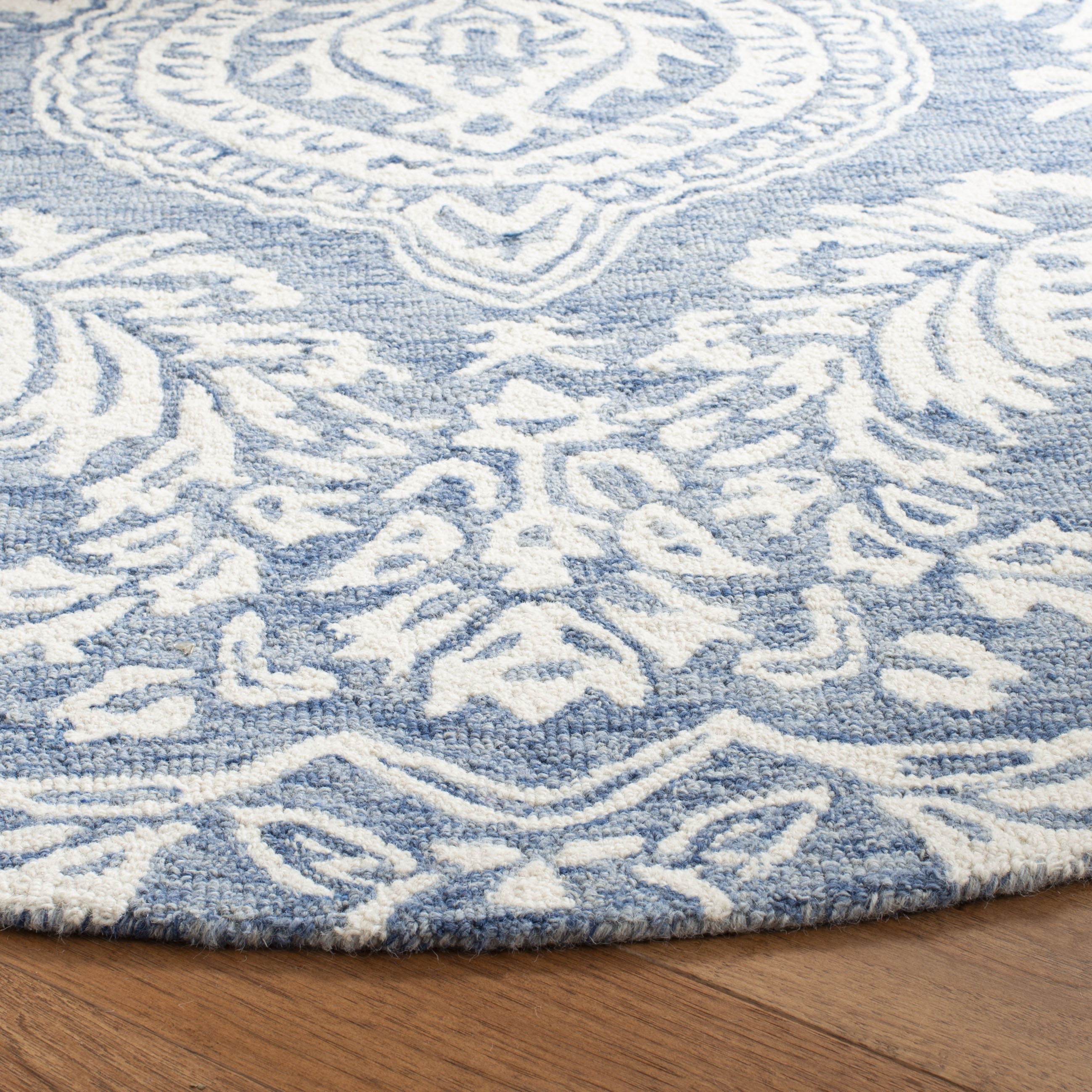 SAFAVIEH Micro-Loop Jaydon Damask Floral Wool Area Rug, Blue/Ivory, 5' x 5' Round