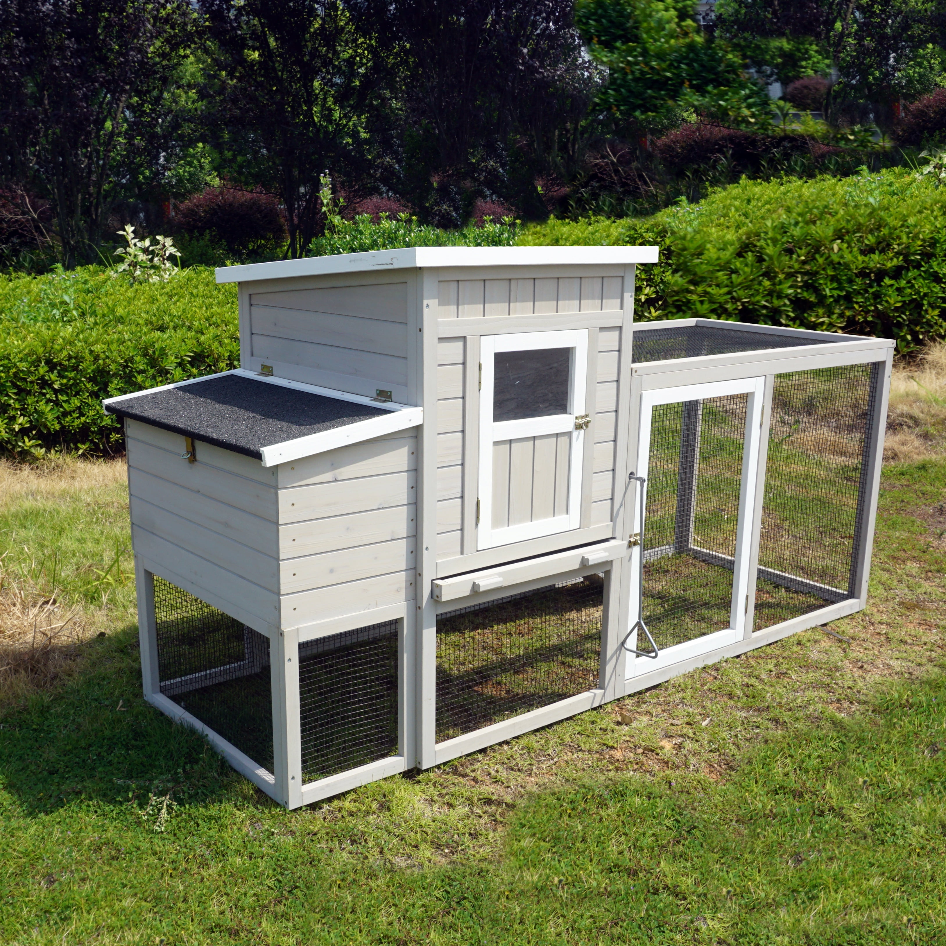 Farmhouse Luxury Wooden Chicken Coop with Integrated Run and Nesting Boxes