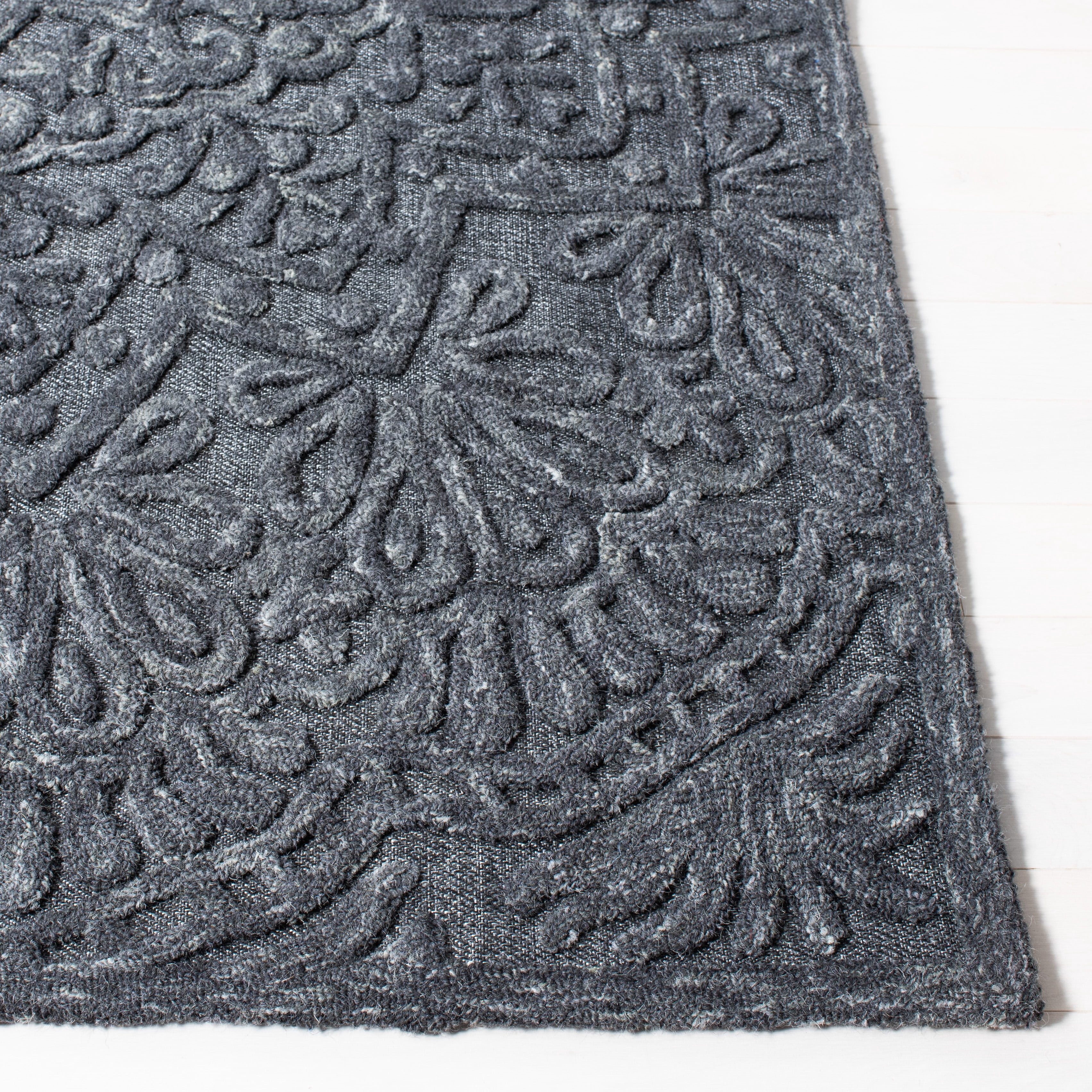 SAFAVIEH Trace Montague Medallion Area Rug, Dark Grey, 5' x 8'