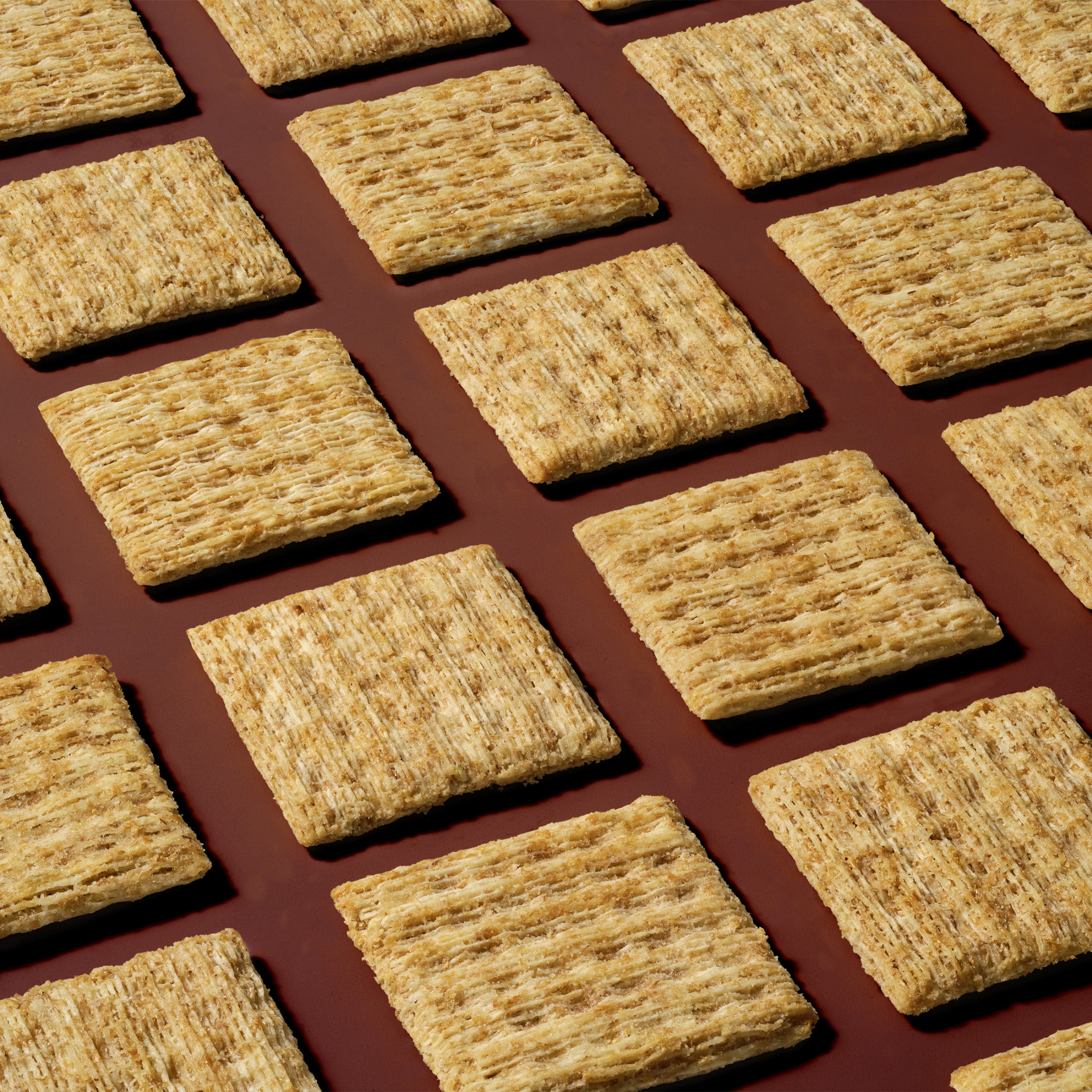 (3 pack) Triscuit Roasted Garlic Whole Grain Wheat Crackers, Snack Crackers, Family Size, 12.5 oz