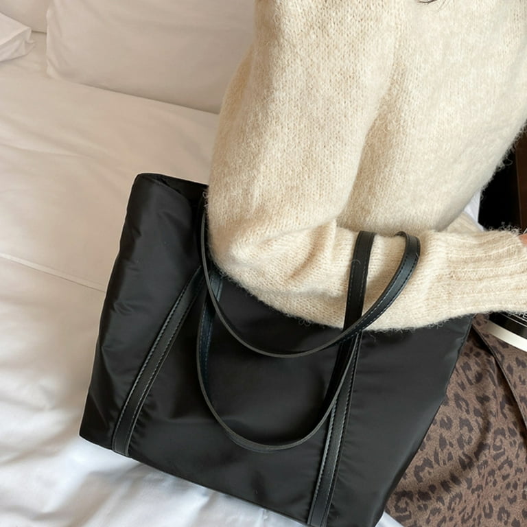 Nylon tote top with zipper