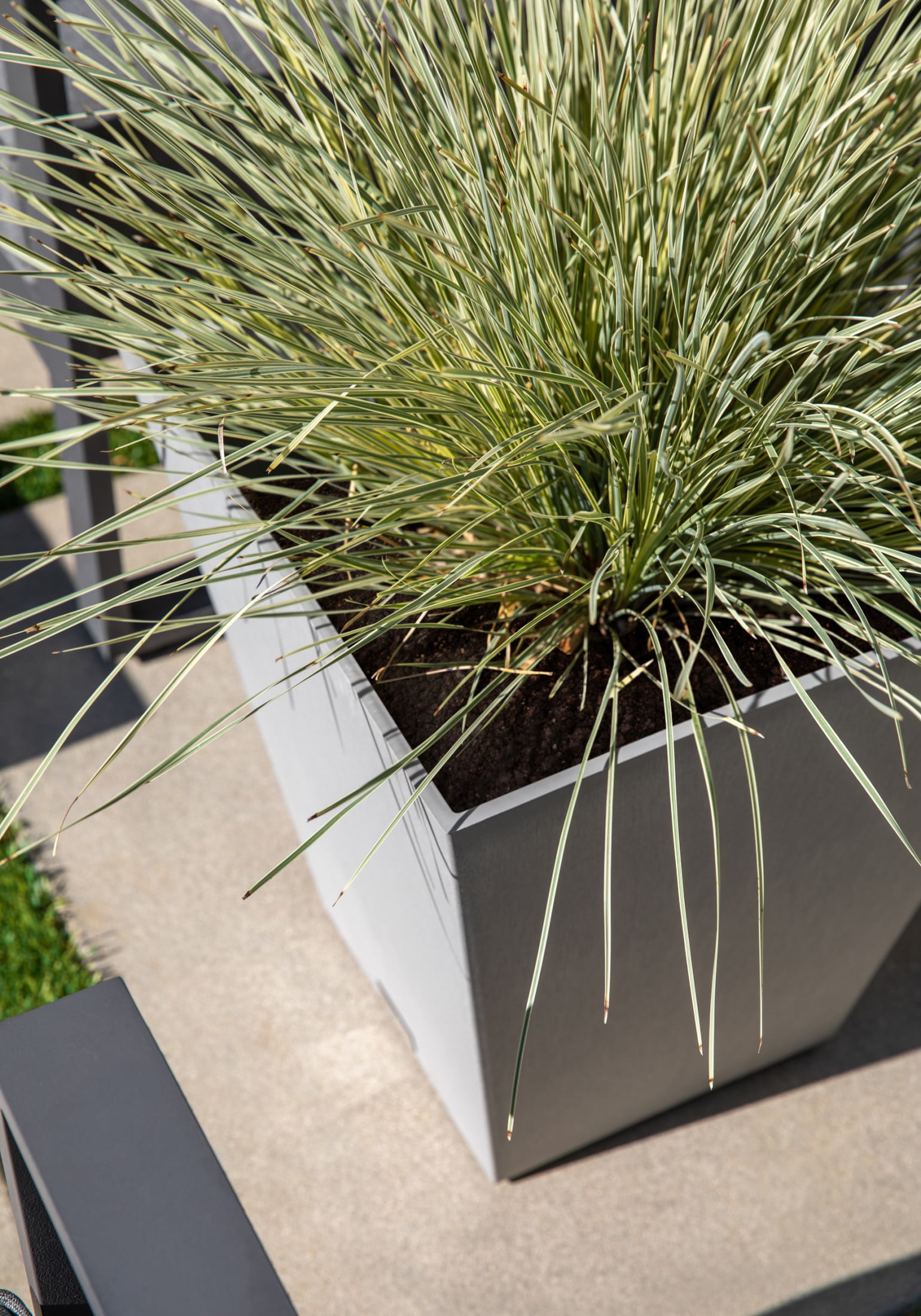 Veradek Pure Series Nobleton 18" Plastic Planter 2-Pack Gray