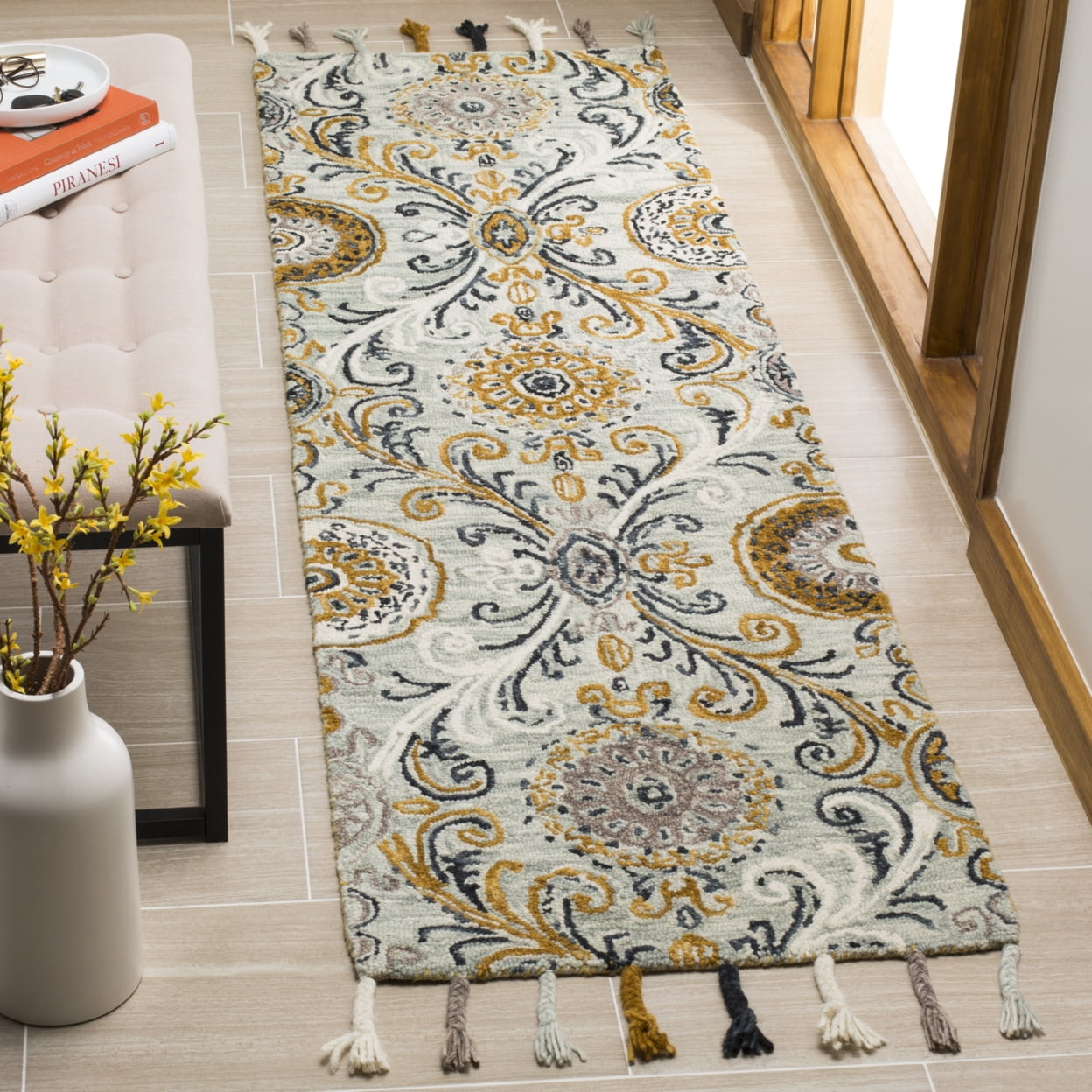 SAFAVIEH Suzani Bayon Floral Wool Area Rug, Light Green/Ivory, 5' x 8'