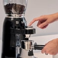 thumbnail image 4 of Molinillo de café Smeg CGF11, molino de fresas de estilo retro, 30 ajustes, 4 of 6