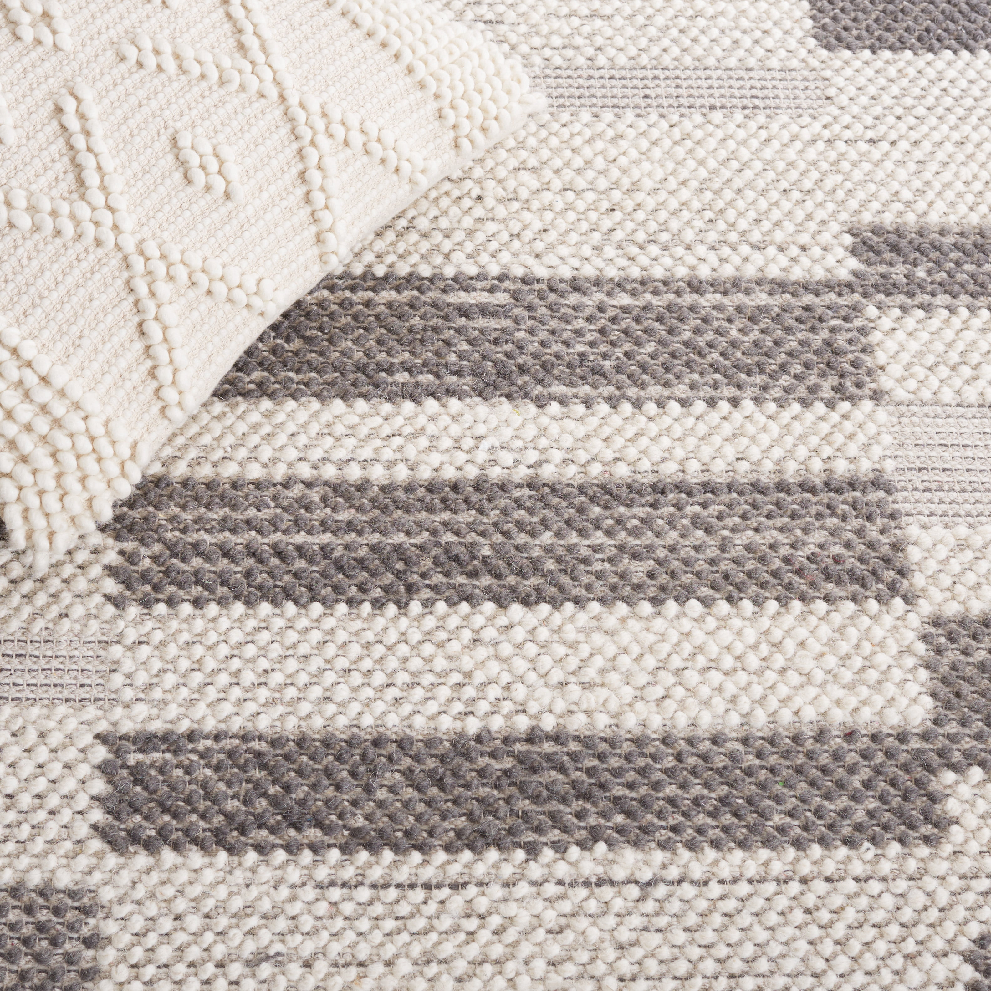SAFAVIEH Natura Qendro Striped Area Rug, Ivory/Dark Grey, 3' x 5'