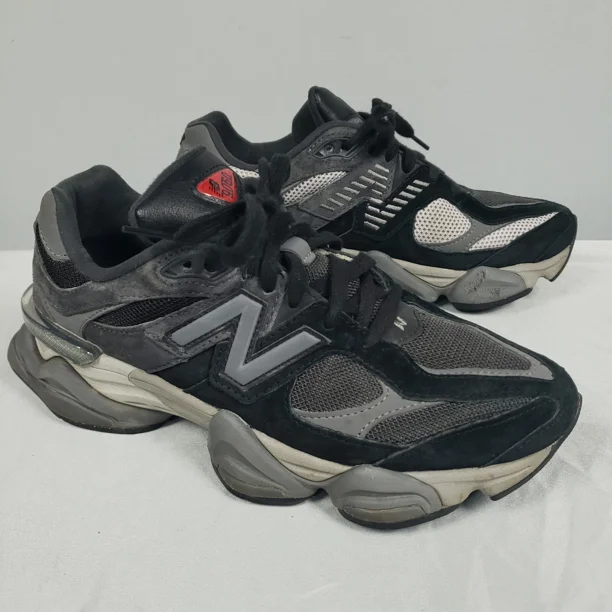 New Balance 9060 Shoes Men 6.5 D Wide Gray Black Suede Low Lace Up Sneaker