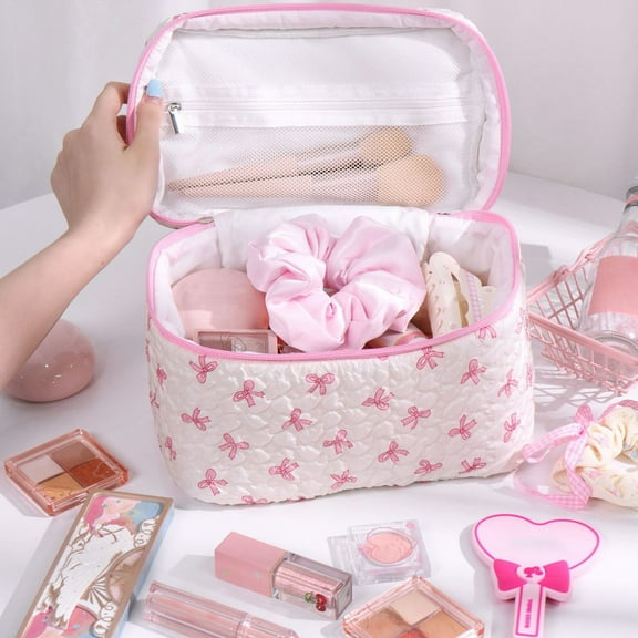 HongHeng Makeup Bag, Cute Quilted Floral Cosmetic Bag, Large Travel Aesthetic Make up Bag, Coquette Makeup Pouch Toiletry Bag for Women Girls