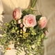 thumbnail image 5 of Eucalipto artificial y ramo de rosas, plantas falsas, hojas de eucalipto, bayas, flores a granel, flores de boda, ramos de rosas de seda, decoraciones, centro de mesa floral Fokelyi CZJJ-HQ45-1, 5 of 8