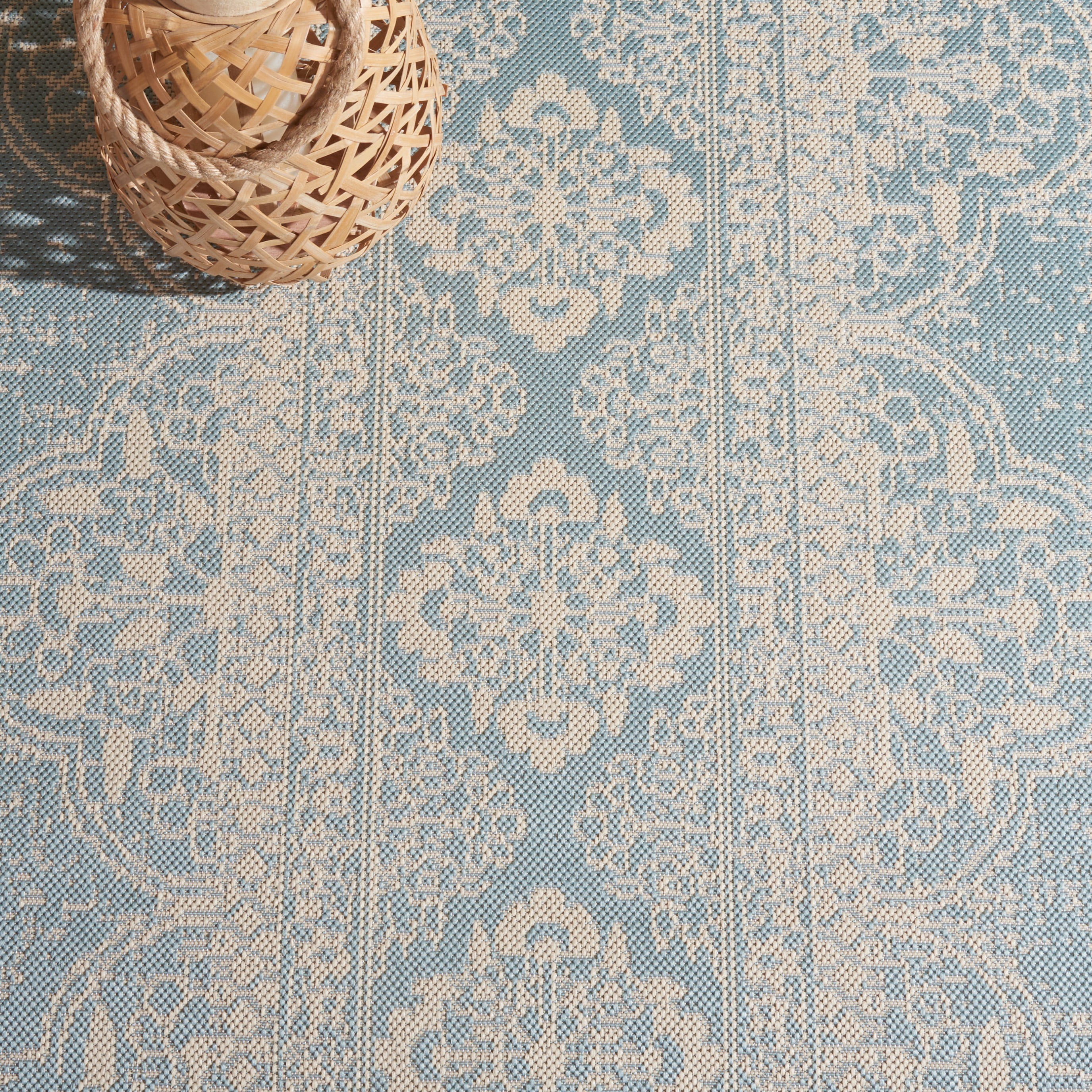 SAFAVIEH Beach House Justine Geometric Indoor/Outdoor Area Rug, Cream/Aqua, 2'2" x 4'