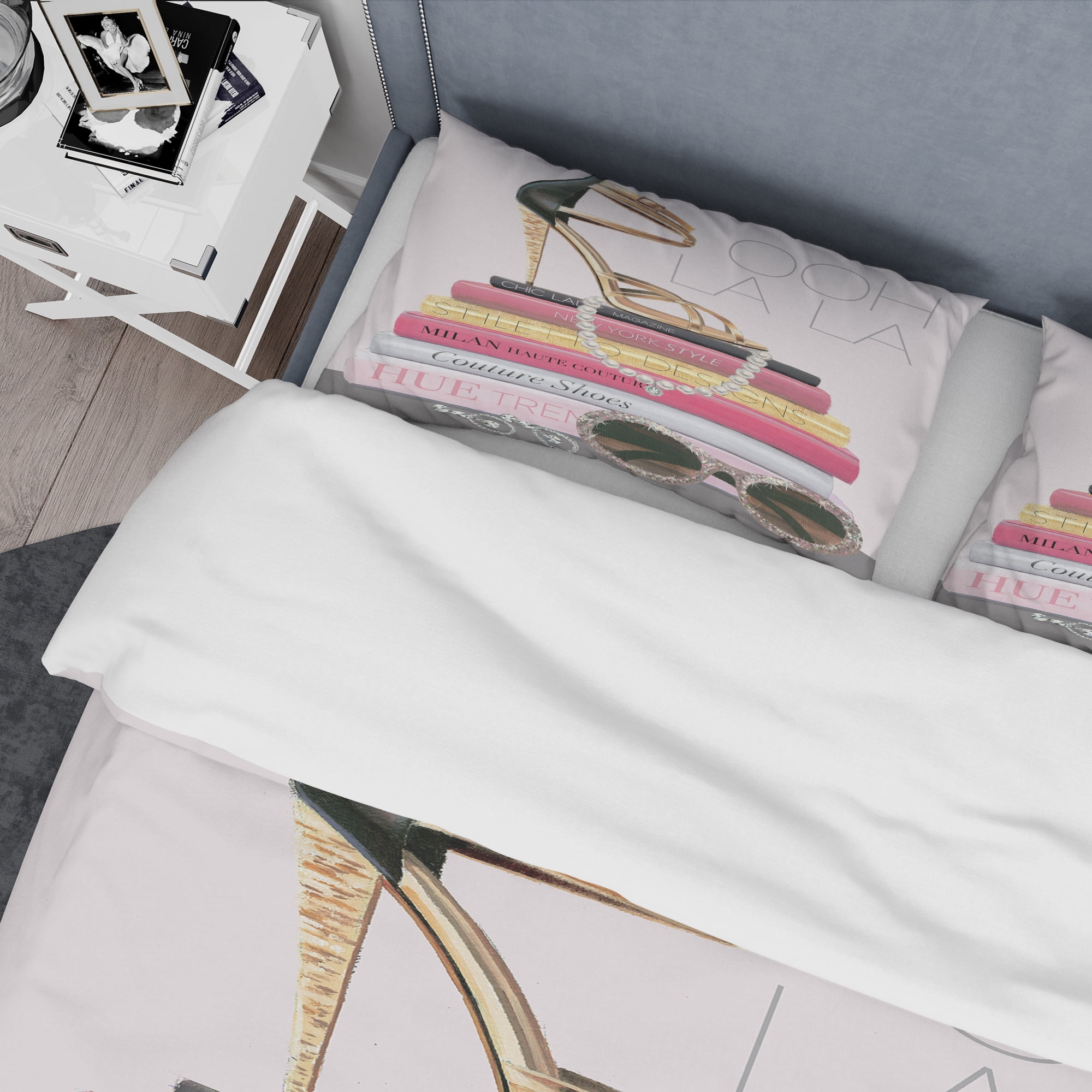 Designart 'Paris Glamourous Gold Style II' Teenage Duvet Cover Set