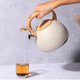 thumbnail image 4 of Tetera de gran capacidad Wosthever para amantes del café silbato de Acero inoxidable 304 beige 20 cm, 4 of 6