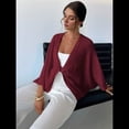 thumbnail image 4 of Suéter de Crochet Corto con Frontal para Mujer, Cuello en V Asimétrico, Suéter de Punto con de Murciélago de Gran Tamaño Vino Tinto L, 4 of 10
