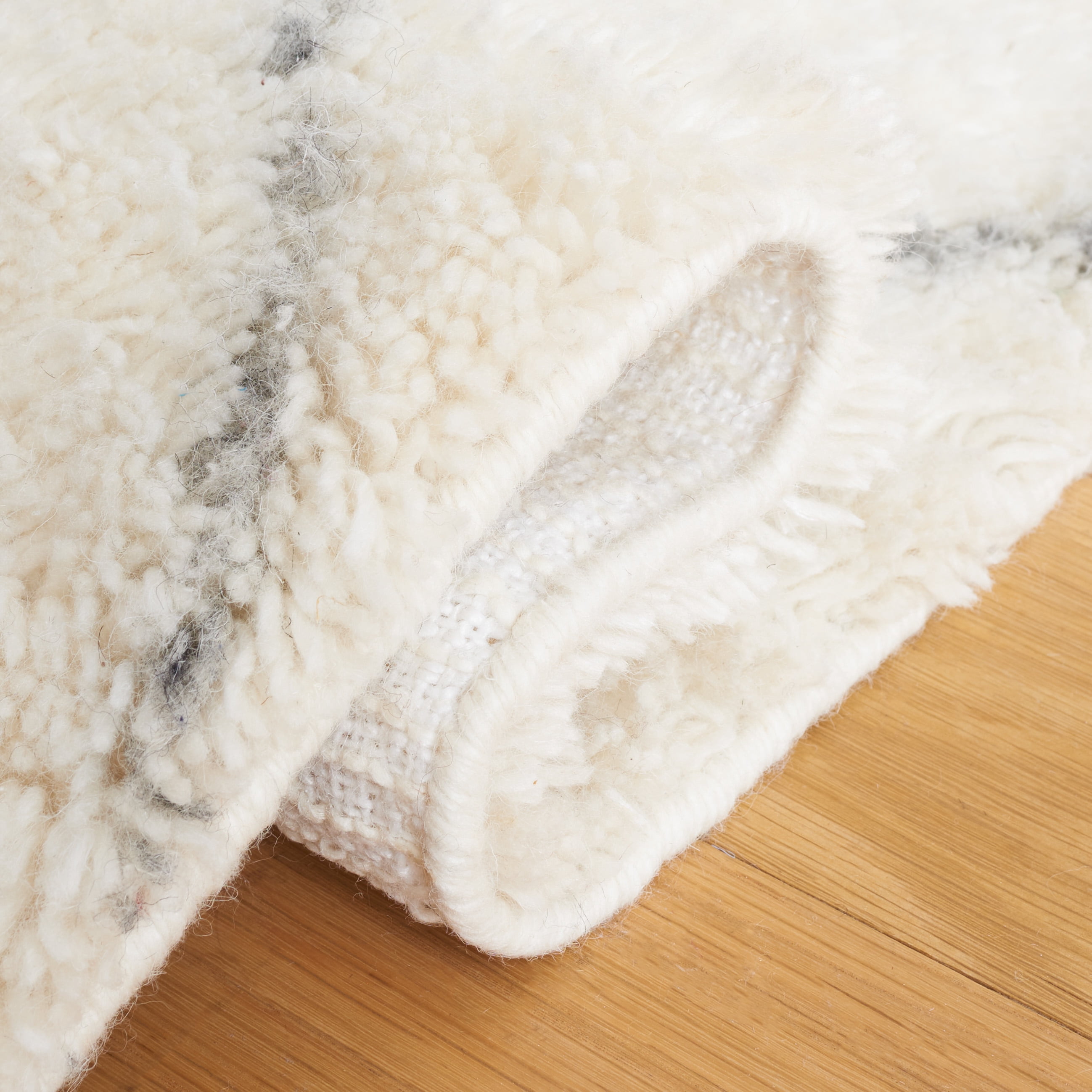 SAFAVIEH Kenya Marnie Diamond Area Rug, Ivory/Gray, 6' x 6' Round
