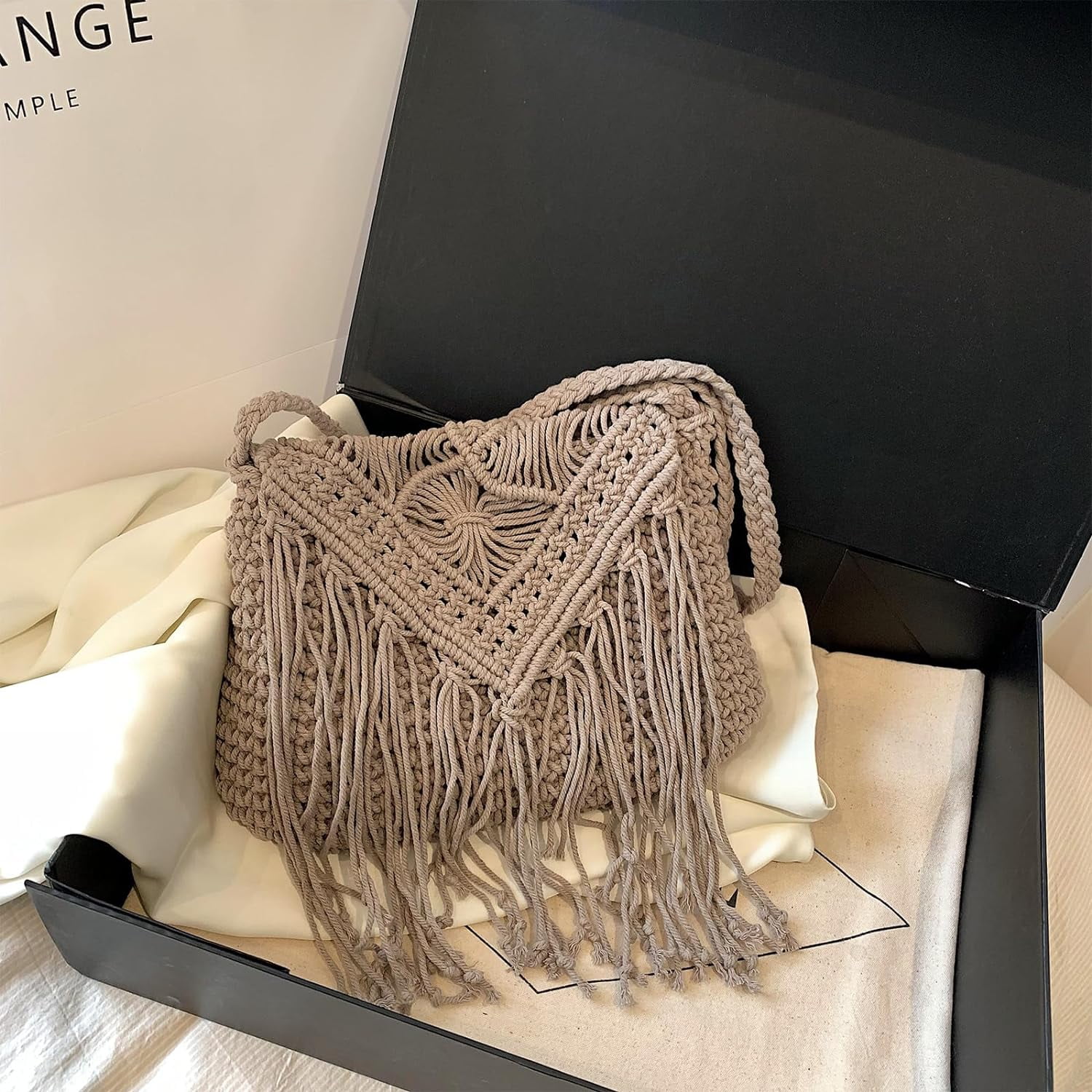 LinYooLi Straw Crossbody Bags for Women, Summer Straw Purses and Handbags with Tassels Shoulder Clutch Bag for Vacation