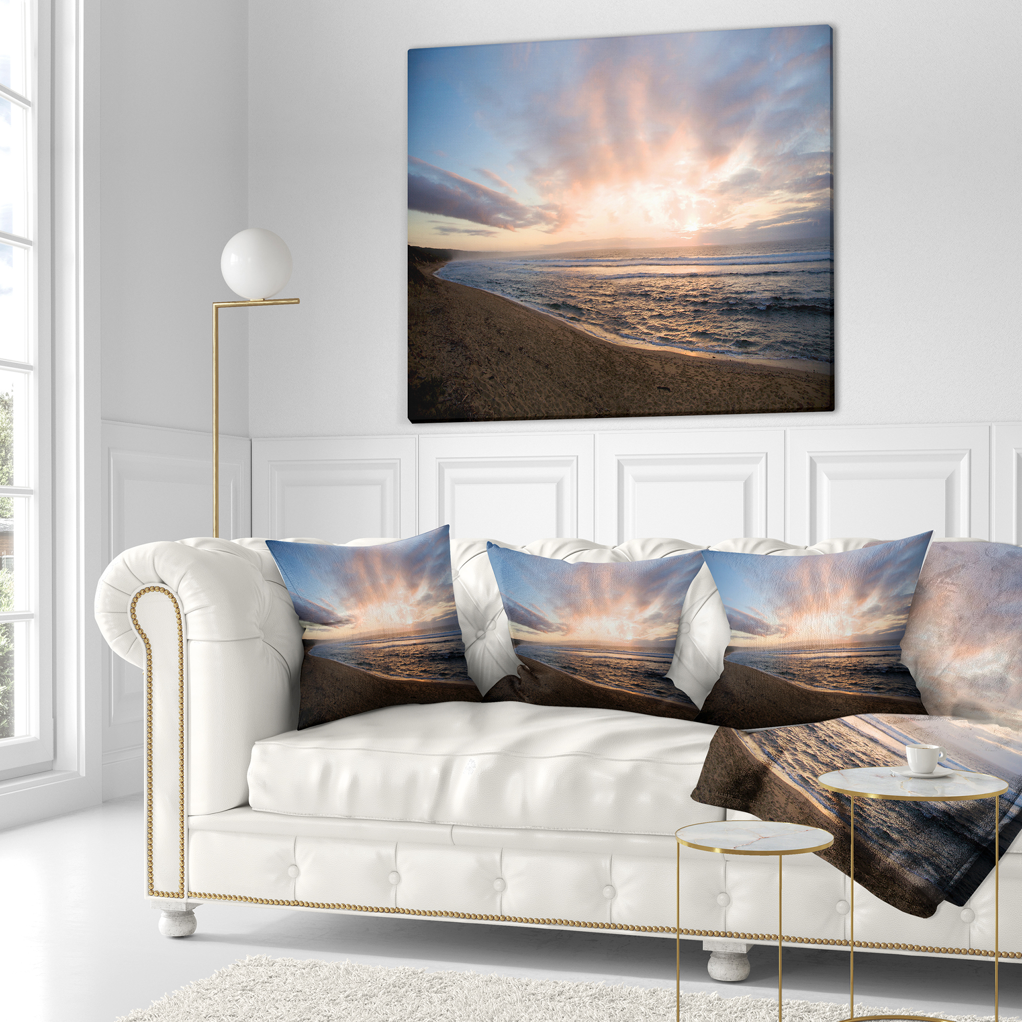 Designart Sunrise over Indian Ocean Waters - Seascape Throw Pillow - 18x18