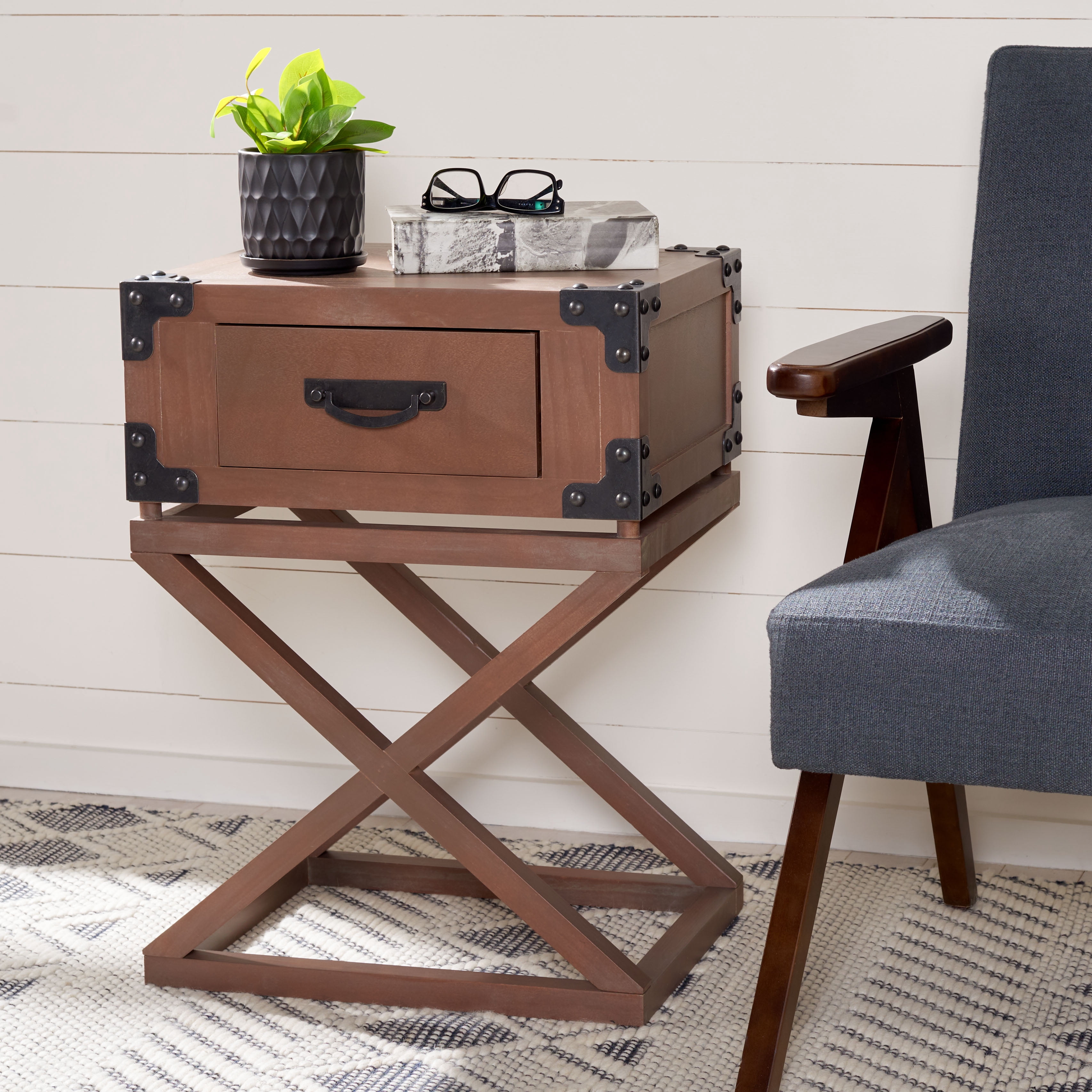 SAFAVIEH Dunstan Rustic Accent Table With Storage Drawer, Washed Natural Pine