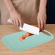 thumbnail image 5 of Tabla de cortar reversible | Mango de fácil agarre y ranuras para jugo | Tabla de cortar no porosa apta para lavavajillas | Carne, verduras, pescado, aves de corral | Plástico de grado alimenticio, 5 of 6