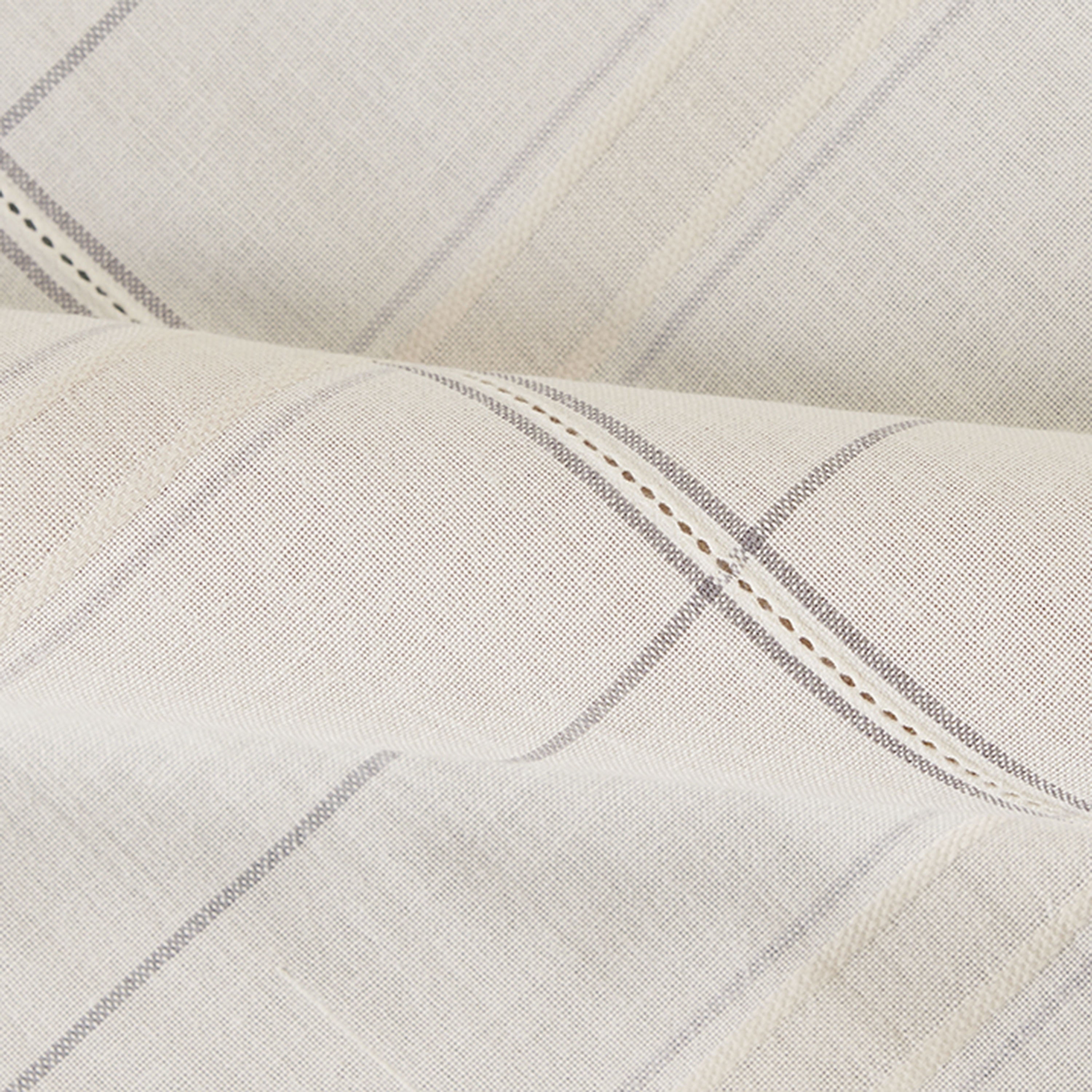 Better Homes & Gardens Silver Tuesday Plaid 60” x 102” Tablecloth – Cotton & Polyester Blend