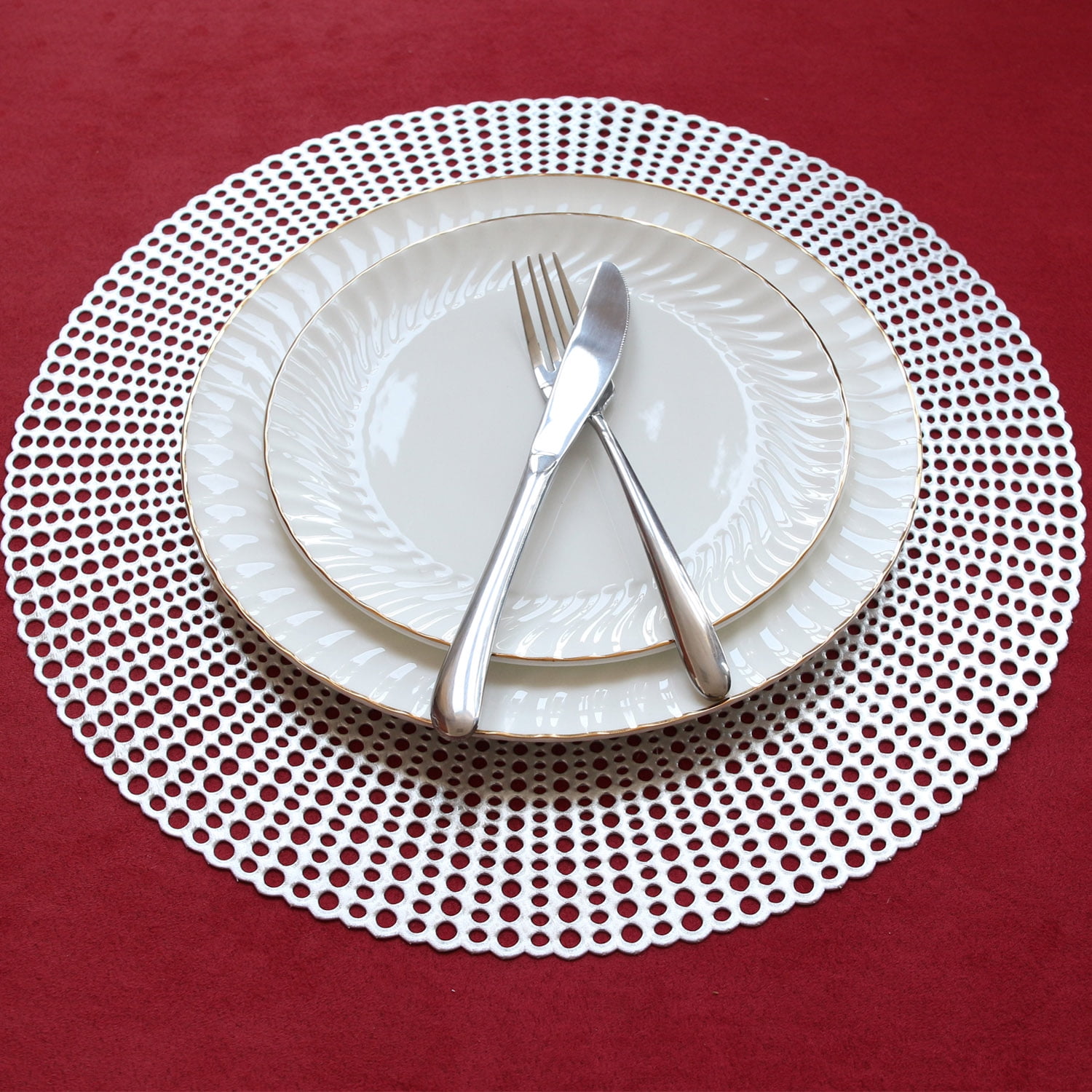 Thymat 16.5" Round Vinyl Metallic Placemats, Set of 6, Silver