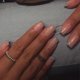 thumbnail image 1 of Uñas postizas cortas estilo ataúd con punta francesa, color nude, plateado brillante, mate, cuadradas, con pegamento, 24 unidades., 1 of 4