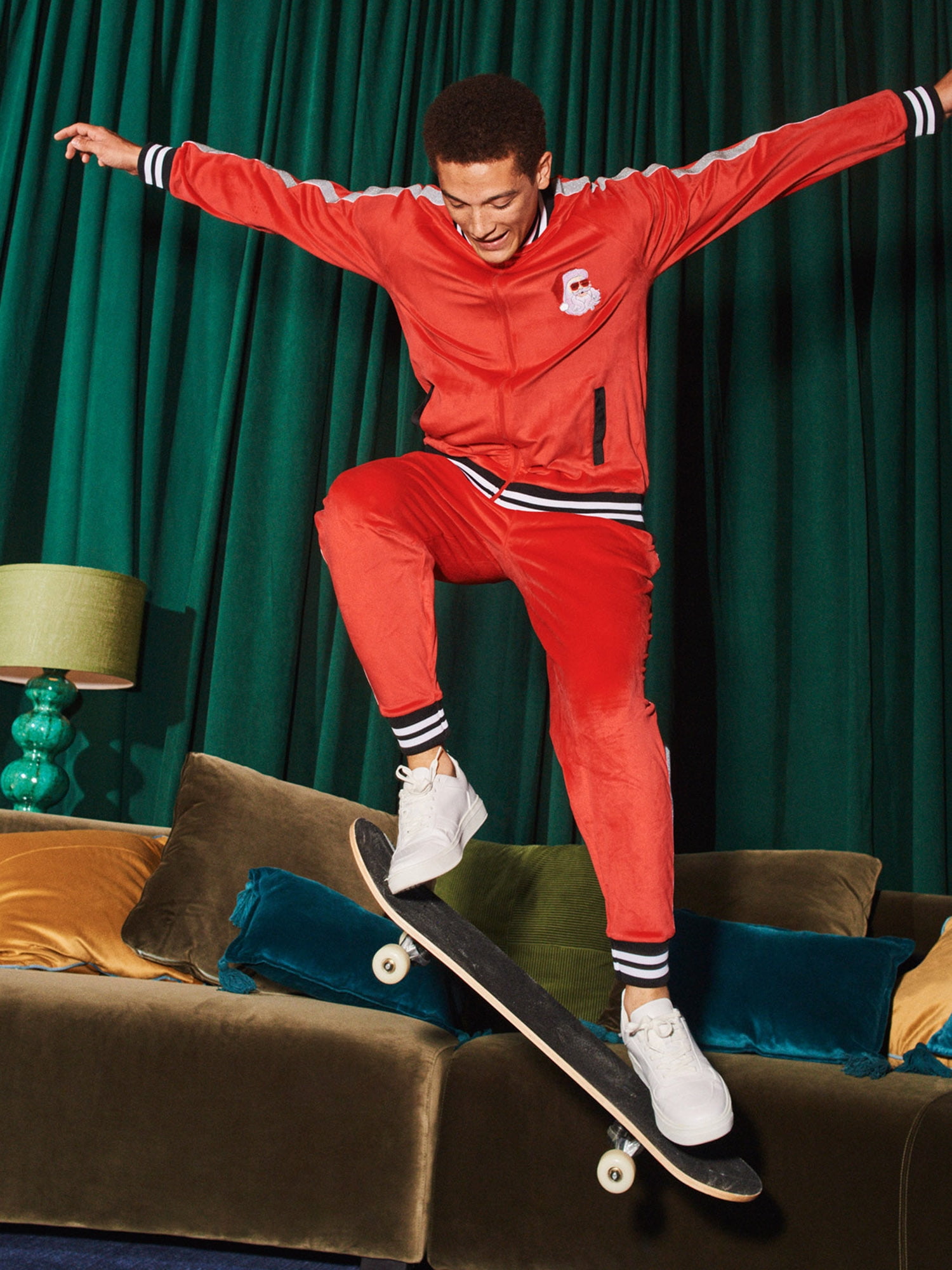 Jolly Knits Men's and Big Men's Velour Christmas Tracksuit Set, 2-Piece, Sizes S-3XL