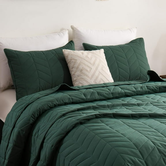 Dark Green Queen Quilt Bedding Set, 3 Pieces Leaf Texture Pattern Lightweight Bedspread Coverlet, All Season Ultra Soft Queen Size Quilt (90"x96"& 2 Pillow Shams