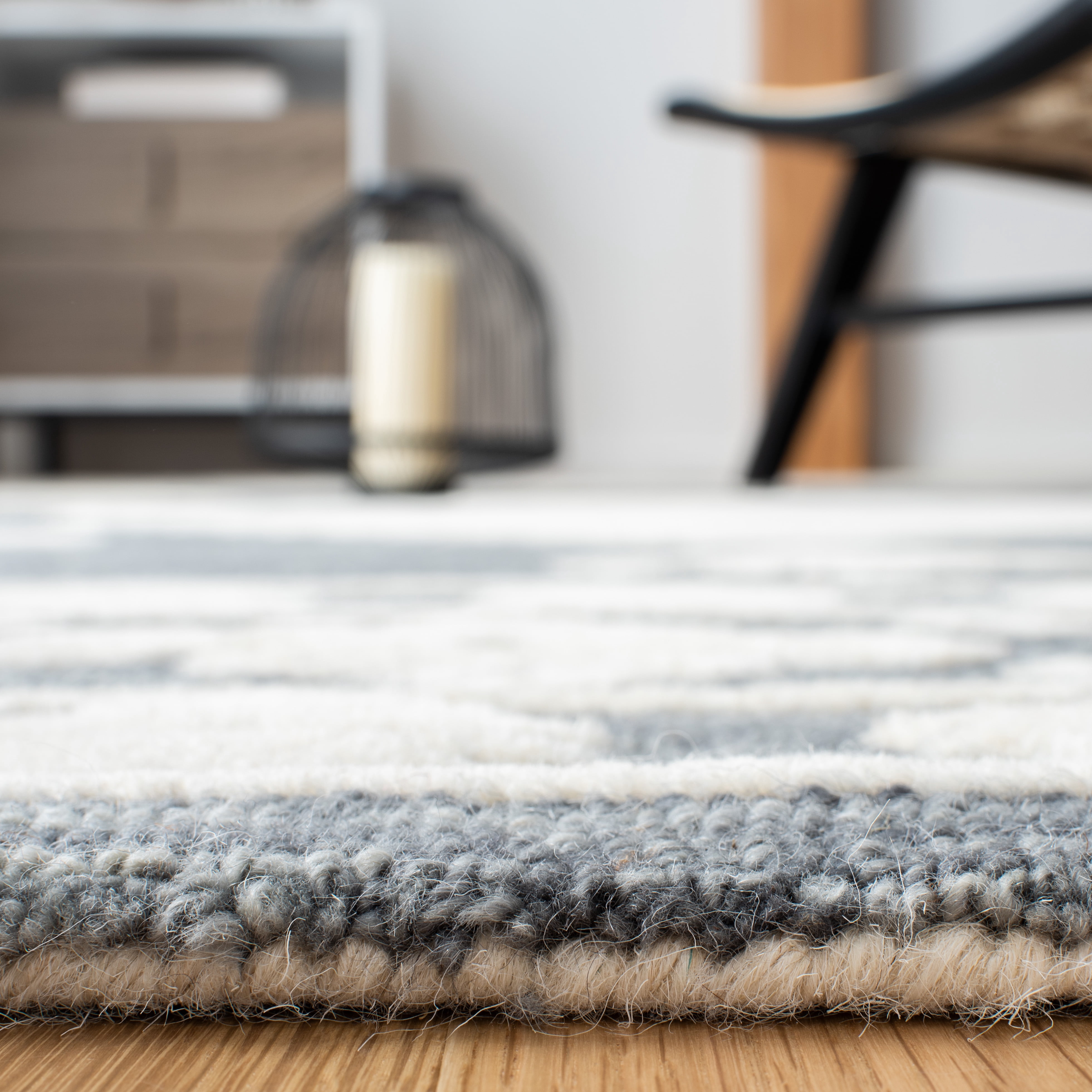 SAFAVIEH Aspen Kerry Geometric Area Rug, Dark Grey/Ivory, 4' x 6'