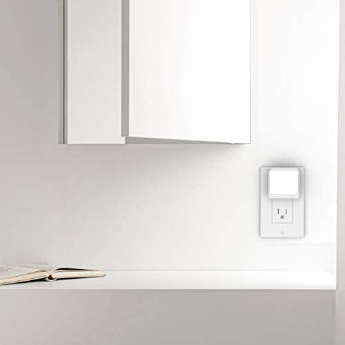 Plug-in Led Night Light with Auto Dusk to Dawn Sensor,Adjustable