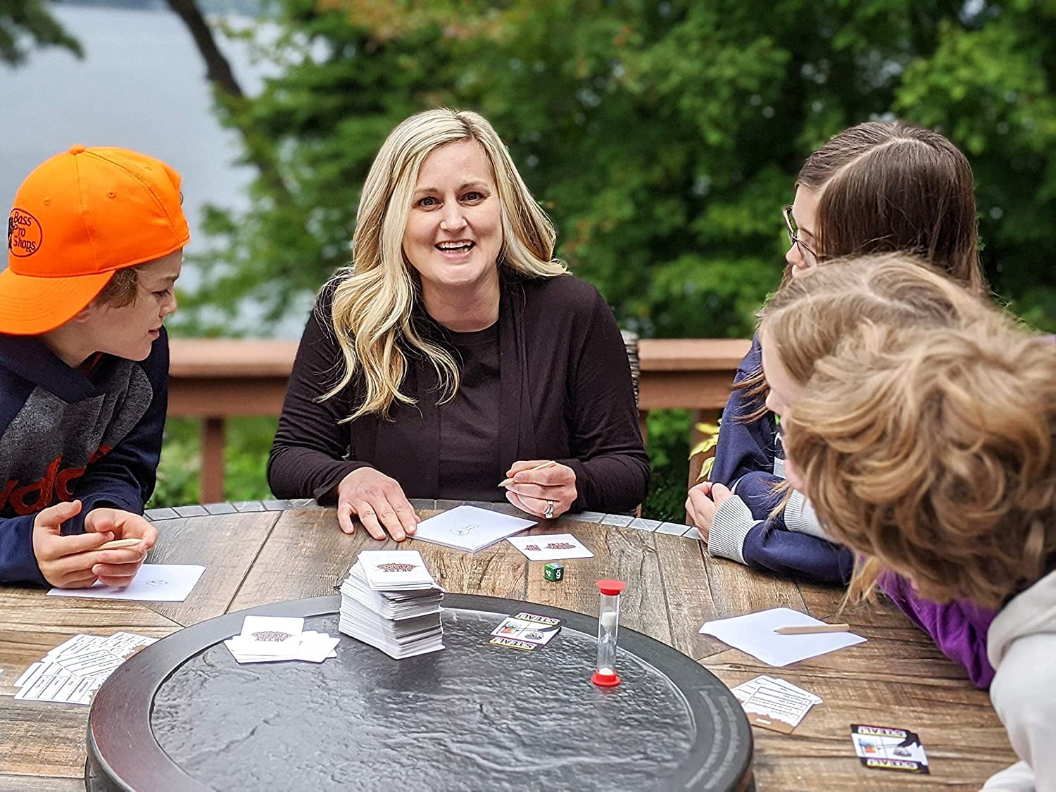 Artsy Fartsy - Fun Family Drawing Games for Kids and Adults. Winner of USA Today's Best Gift for Families National Award