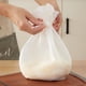 thumbnail image 3 of Yuarrent Bolso de amasamiento del silicón de mezcla de antiadherente blanco para amasar sin esfuerzo el bolso de amasamiento reutilizable Cocina y Comedor l, 3 of 6