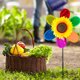 thumbnail image 5 of Molino de viento giratorio de girasol molino de viento colorido con cara sonriente para decoración de jardín, 5 of 6