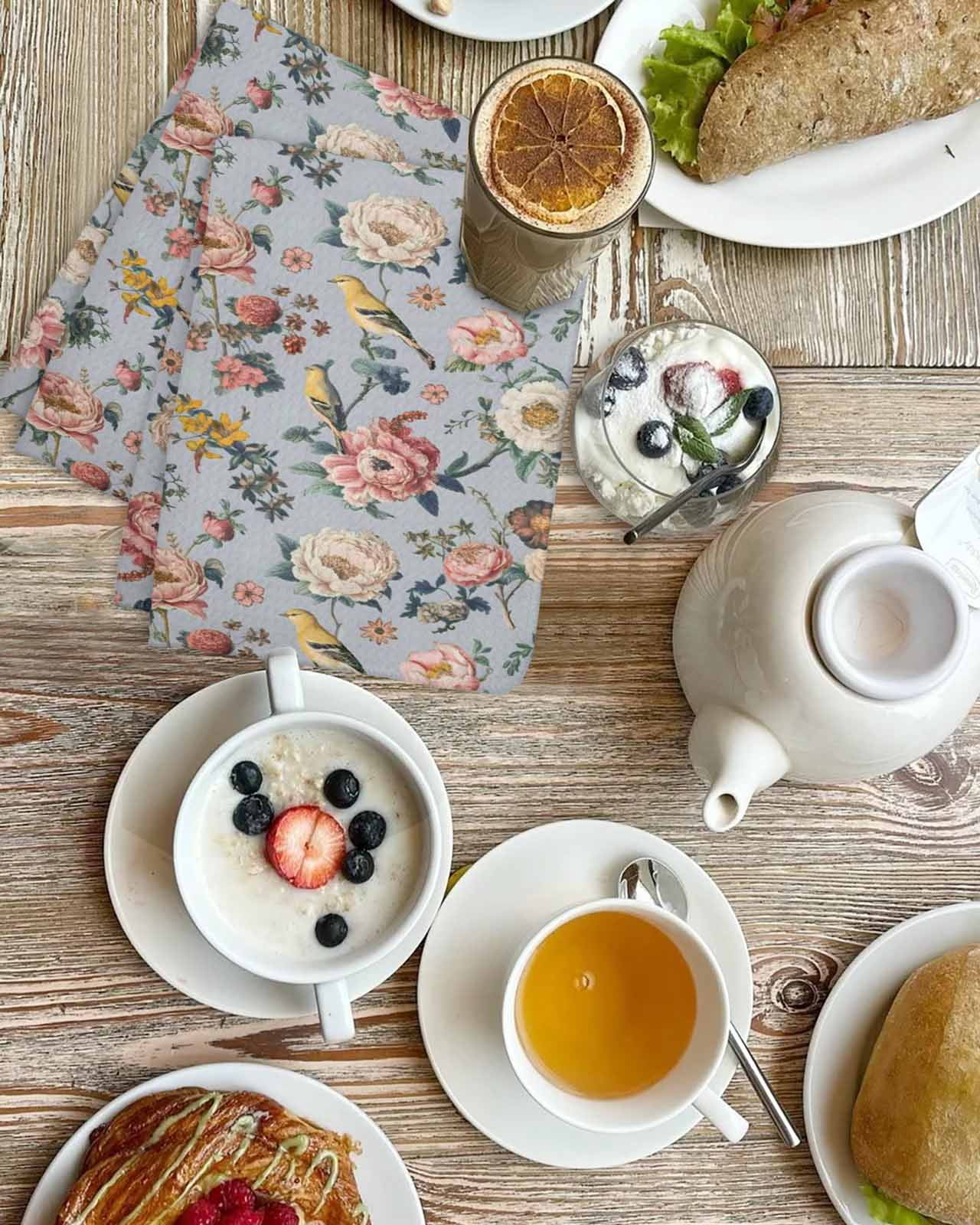 Vintage Spring Floral Kitchen Dish Towels for Drying Dishes Set of 2, Farmhouse Flowers Blue Vintage Waffle Weave Microfiber Hand Tea Bathroom Towels Quick Dry & Absorbent Towel 15.7x23.6