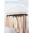 thumbnail image 2 of Perchas para pantalones Titan Mall, 30 unidades, con clips, 30 cm, plástico negro, 2 of 9