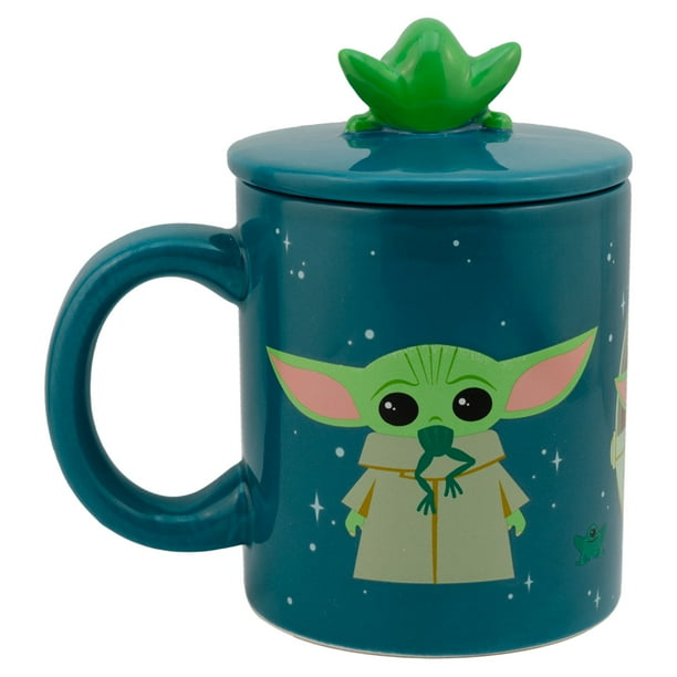 Taza Grande Cerámica con Tapa Esculpida en 3D, Diseño Mandalorian Baby Yoda, Star Wars Capacidad 532 ml, Azul