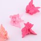 thumbnail image 2 of Paquete de 100 pinzas para el pelo con forma de mariposa para niñas y mujeres, preciosas pinzas pequeñas con forma de mariposa, colores surtidos., 2 of 7