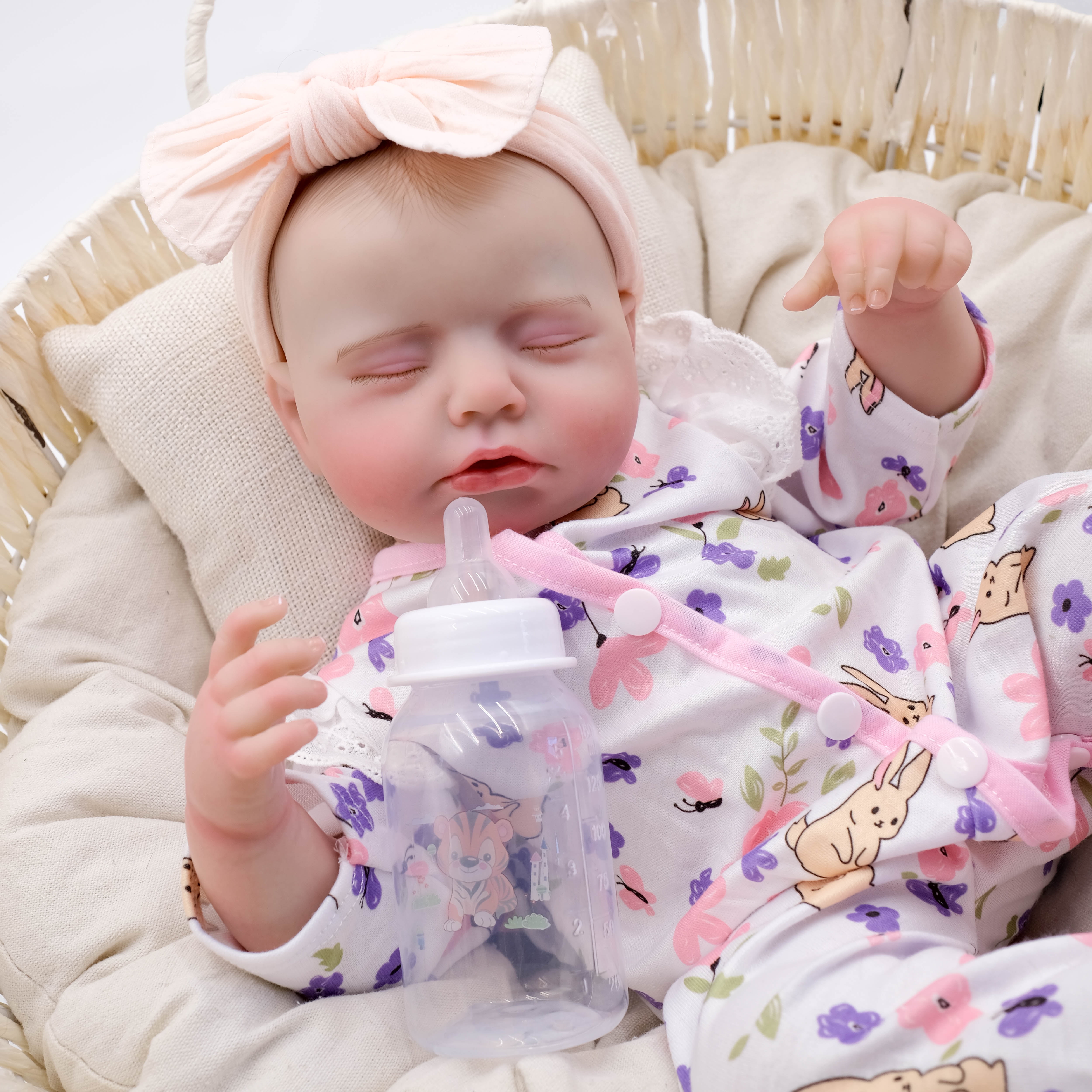 iCradle Cuddly Sleeping Lifelike Reborn Baby Dolls Girl 18 inch Lovely Realistic Newborn Babies Cloth Body Painted Hair Baby Doll with Clothes Set