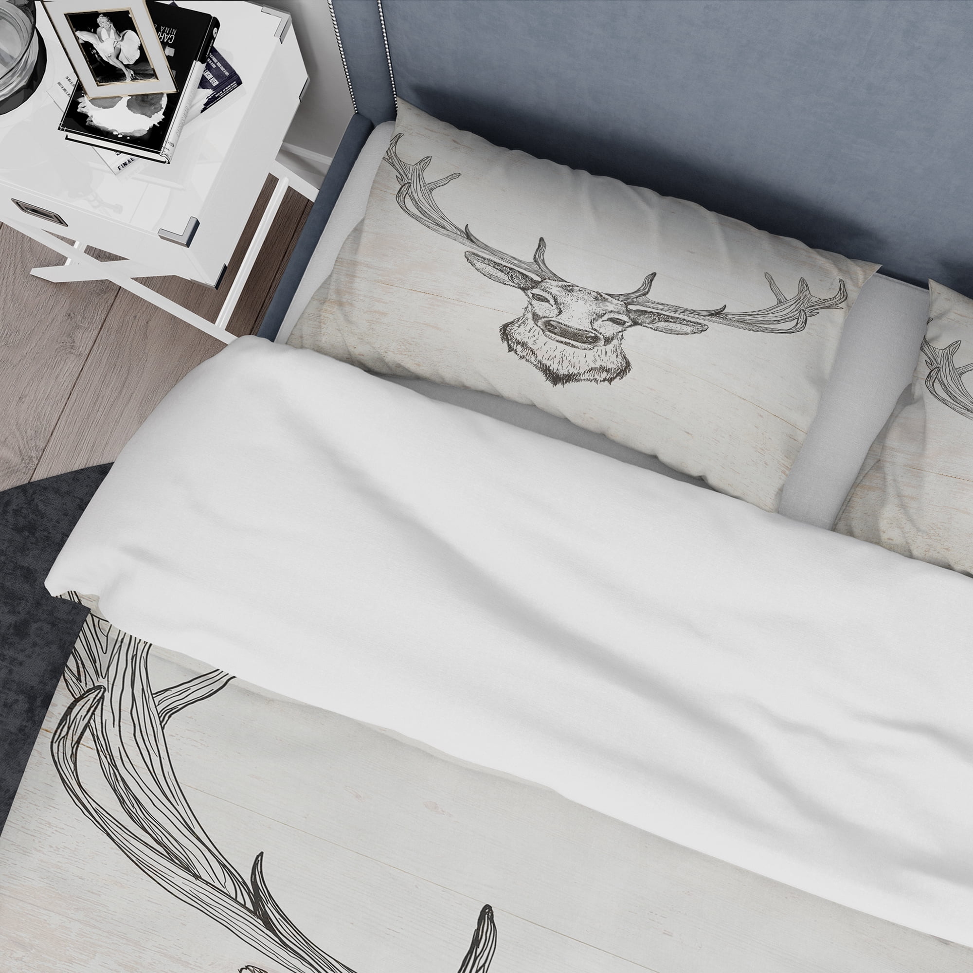 Designart 'Deer Wild and Beautiful II' Farmhouse Duvet Cover Set