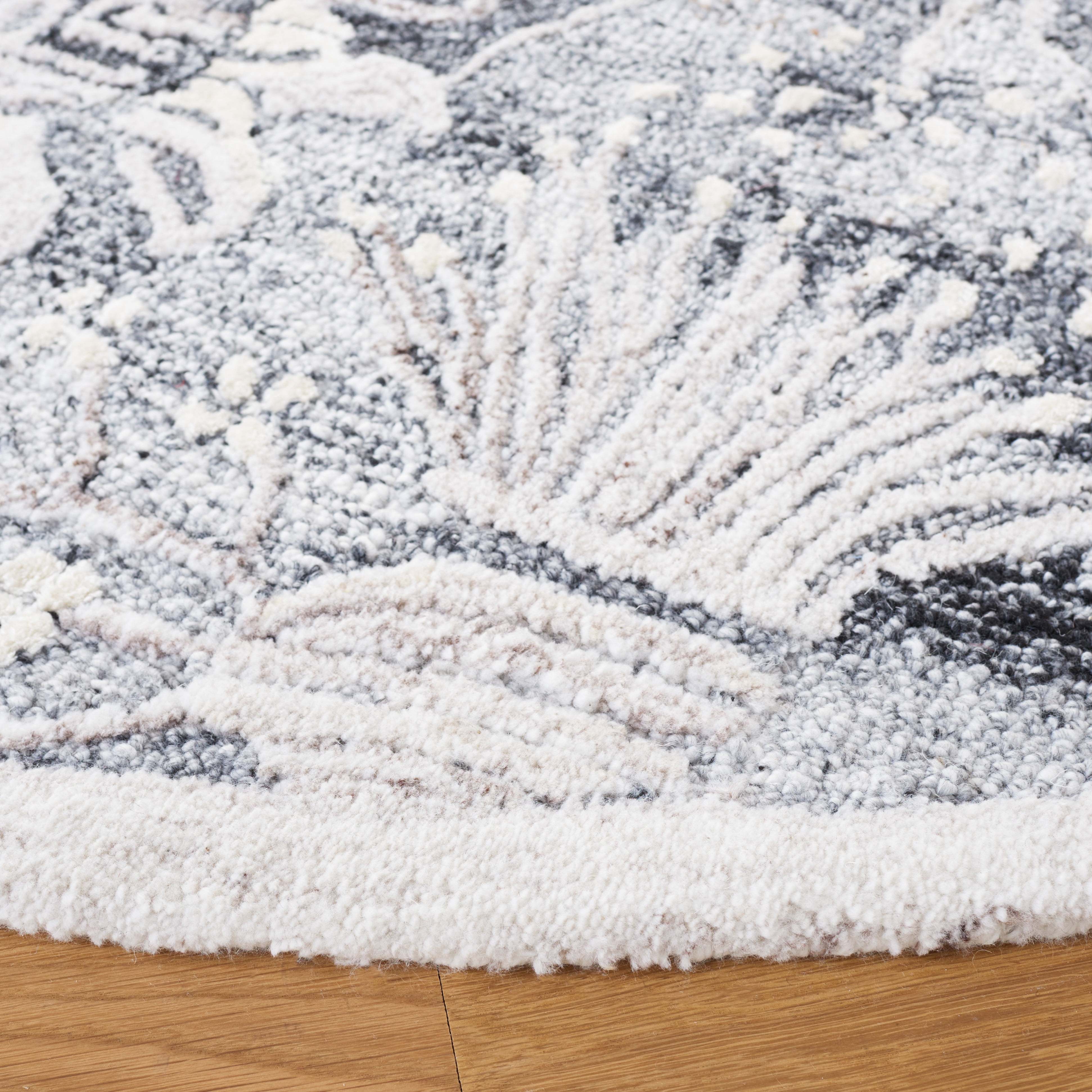 SAFAVIEH Glamour Quinten Floral Area Rug, Grey/Ivory, 6' x 6' Round
