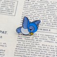 thumbnail image 3 of Broche de aleación con forma de gota de aceite y forma de pájaro de dibujos animados con forma de pájaro azul esmaltado, para abrigo, sombrero, camisa, insignia, accesorios, 3 of 6