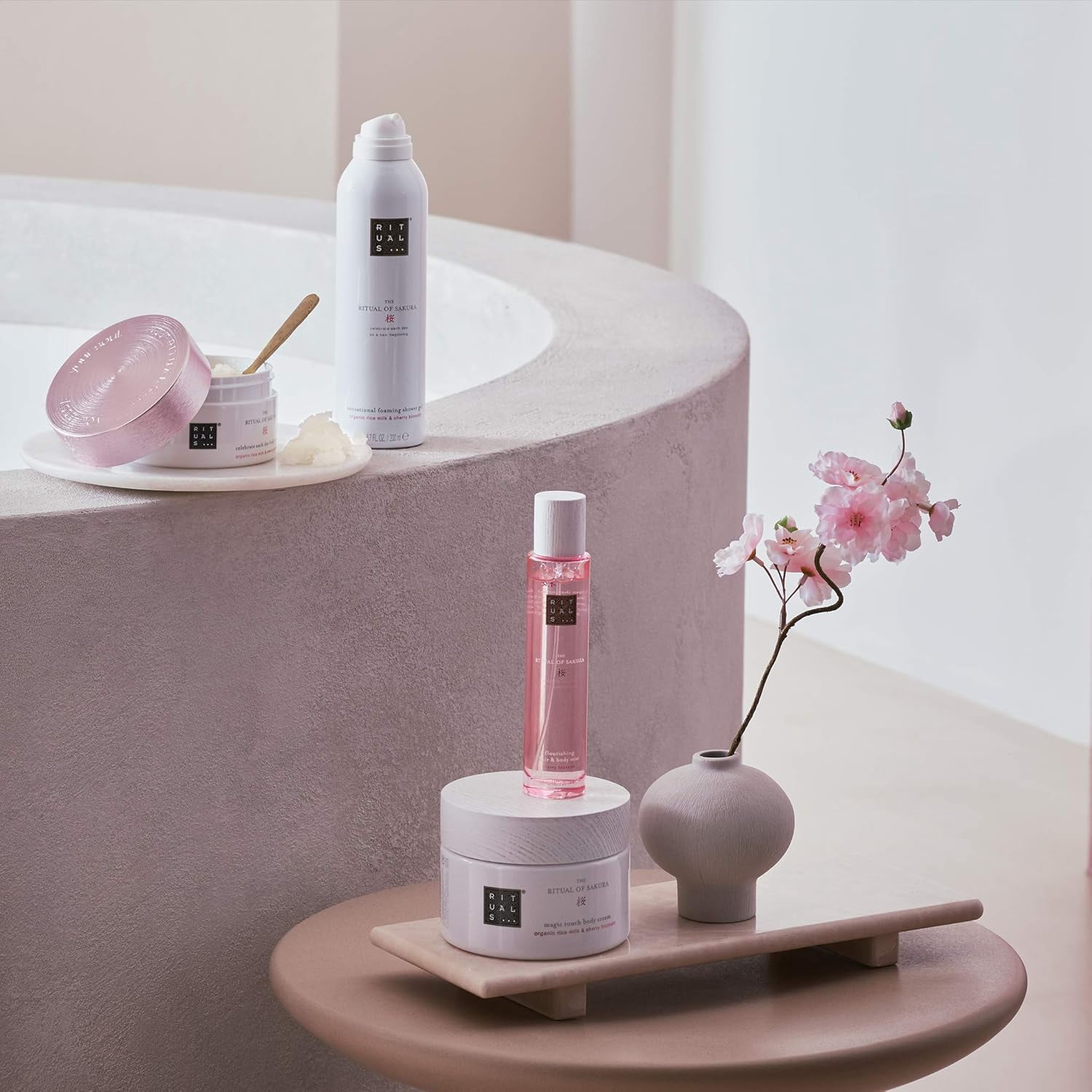 The Ritual of Sakura Foaming Shower Gel 6.7 oz,  200 ml