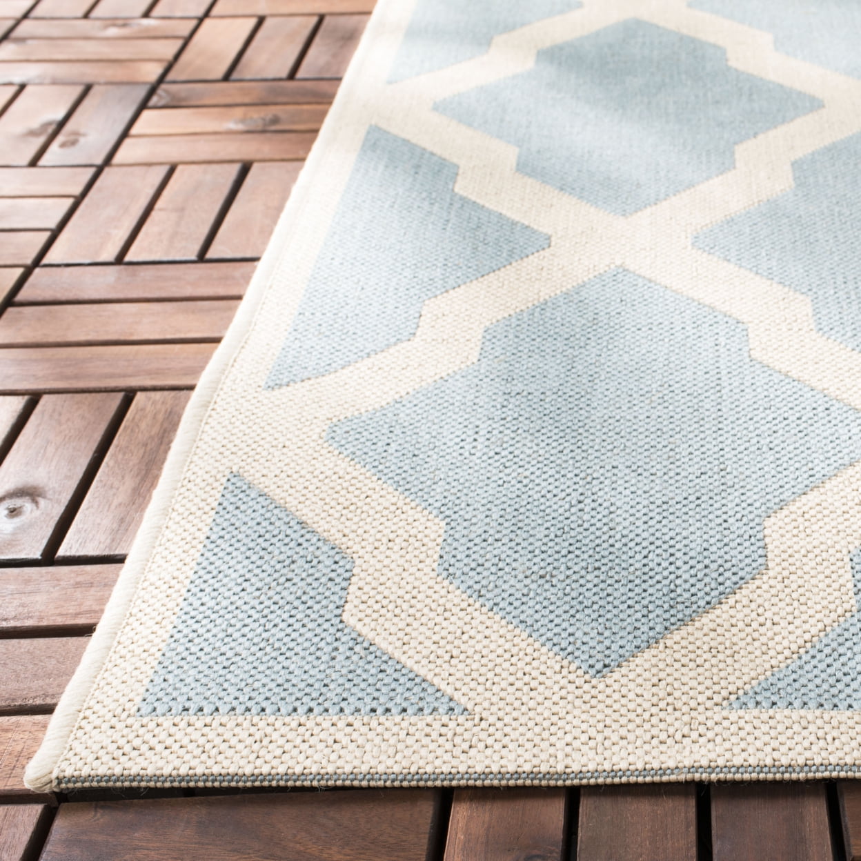 SAFAVIEH Beach House Loraine Trellis Indoor/Outdoor Area Rug Aqua/Cream, 6'7" x 6'7" Square