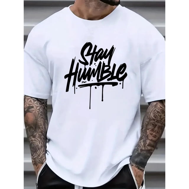 Camiseta gráfica "Stay Humble" para hombre: informal y elegante, talla grande, poliéster transpirable, lavable a máquina, talla grande, informal, estampado de letras, talla grande